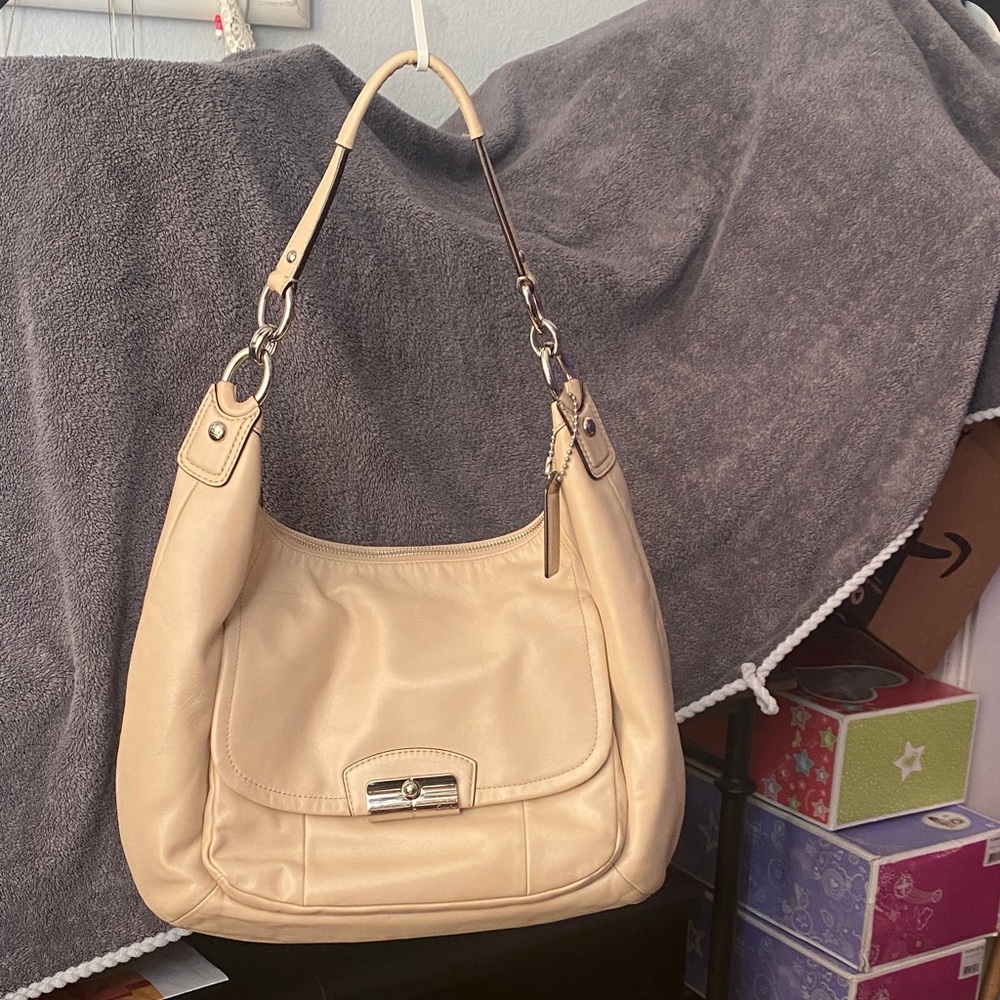 Coach Cream Leather Shoulder Bag